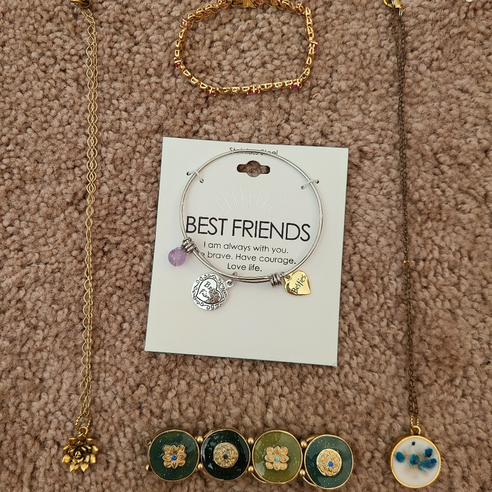 Necklace and Bracelet Set